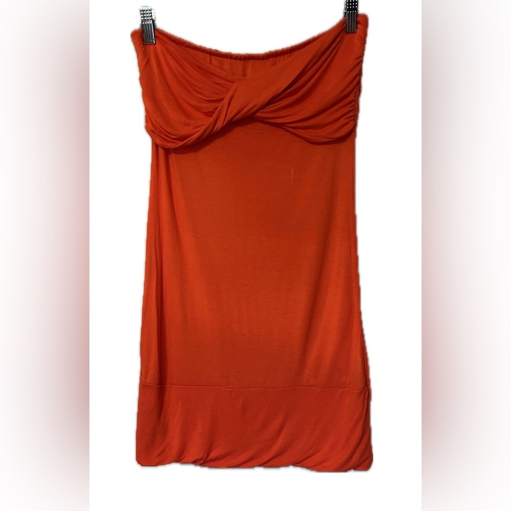 Belle Amie Salmon strapless Top.